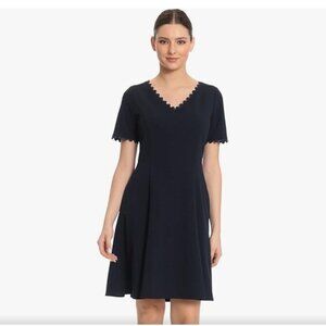 Maggy London Women's Scallop Trim V-Neck Short Sleeve Dress Blue Size 4 Classy
